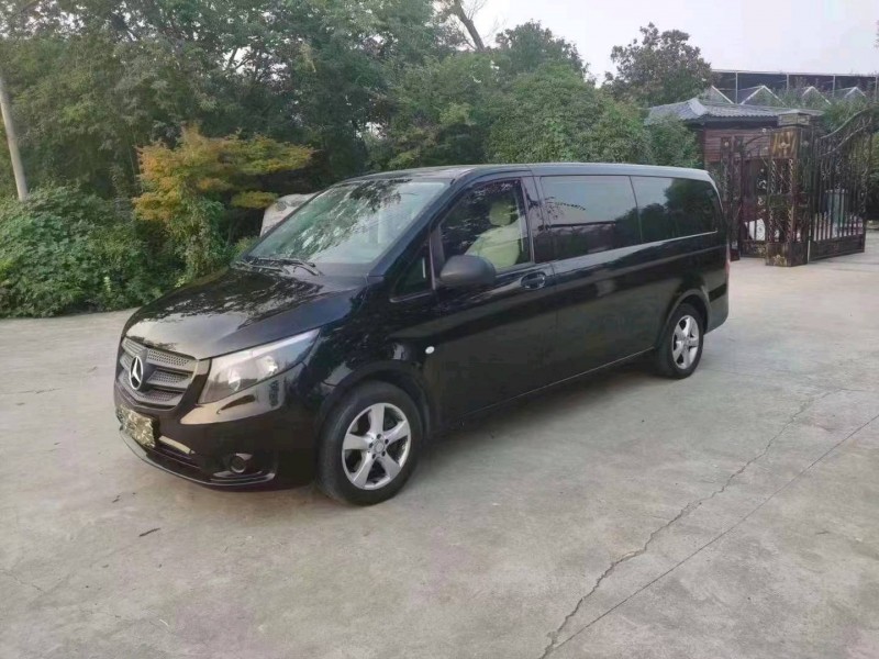 徐州17年奔驰威霆5