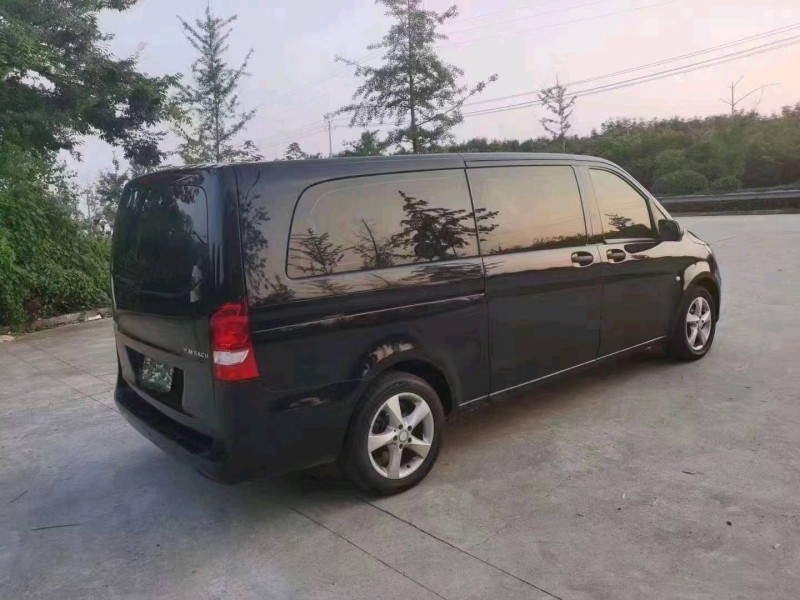 徐州17年奔驰威霆4