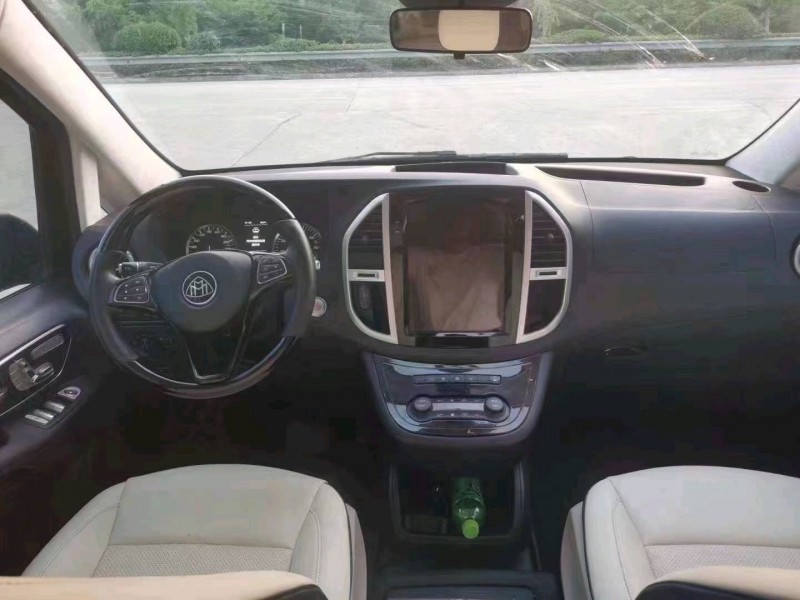 徐州17年奔驰威霆2