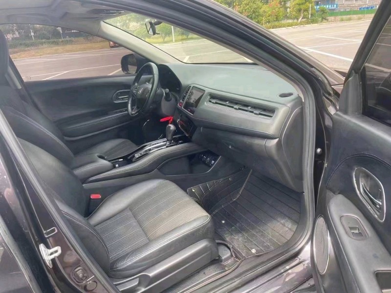 北京16年本田缤智8