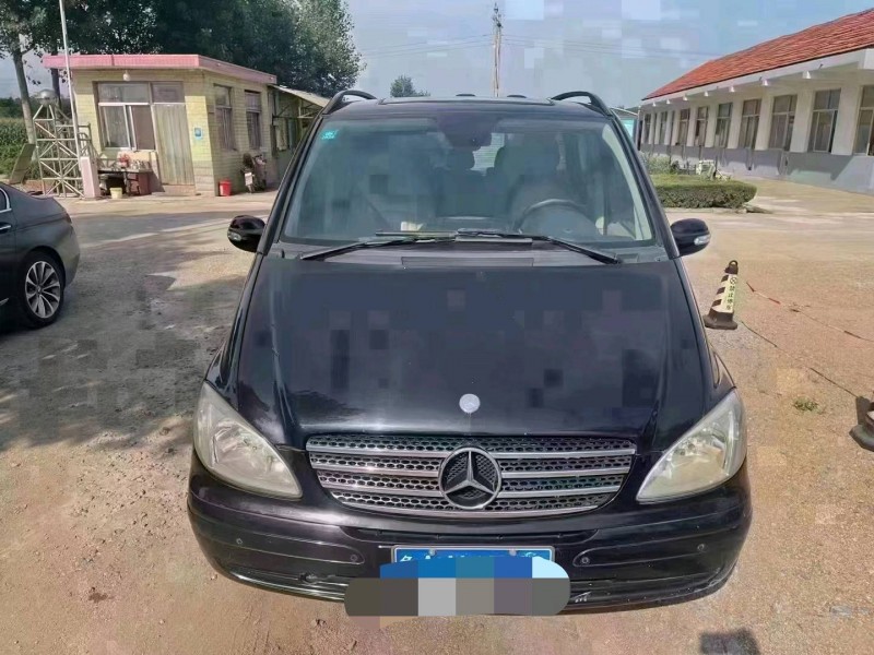 青岛10年奔驰唯雅诺1