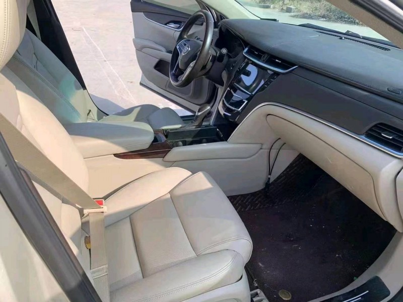 济宁14年凯迪拉克XTS7