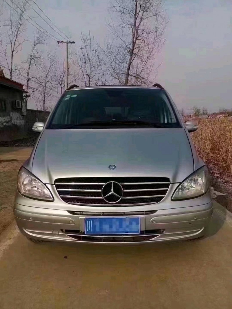 北京11年奔驰唯雅诺1