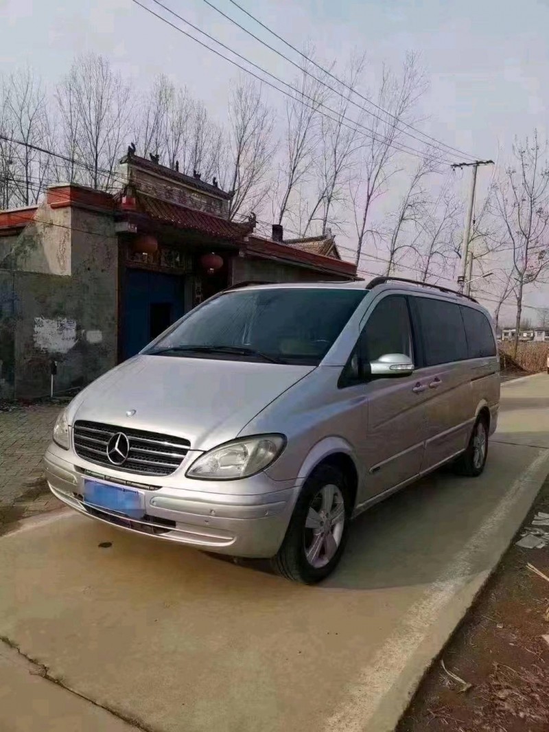 北京11年奔驰唯雅诺3