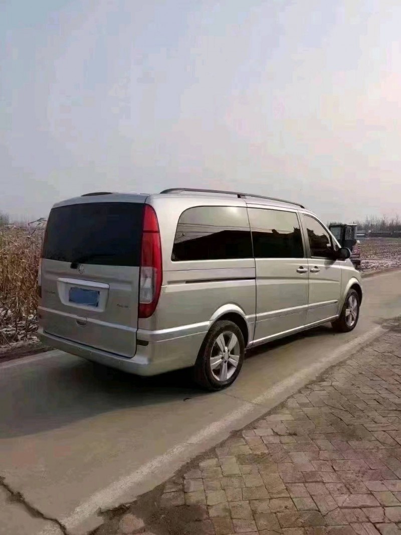 北京11年奔驰唯雅诺5