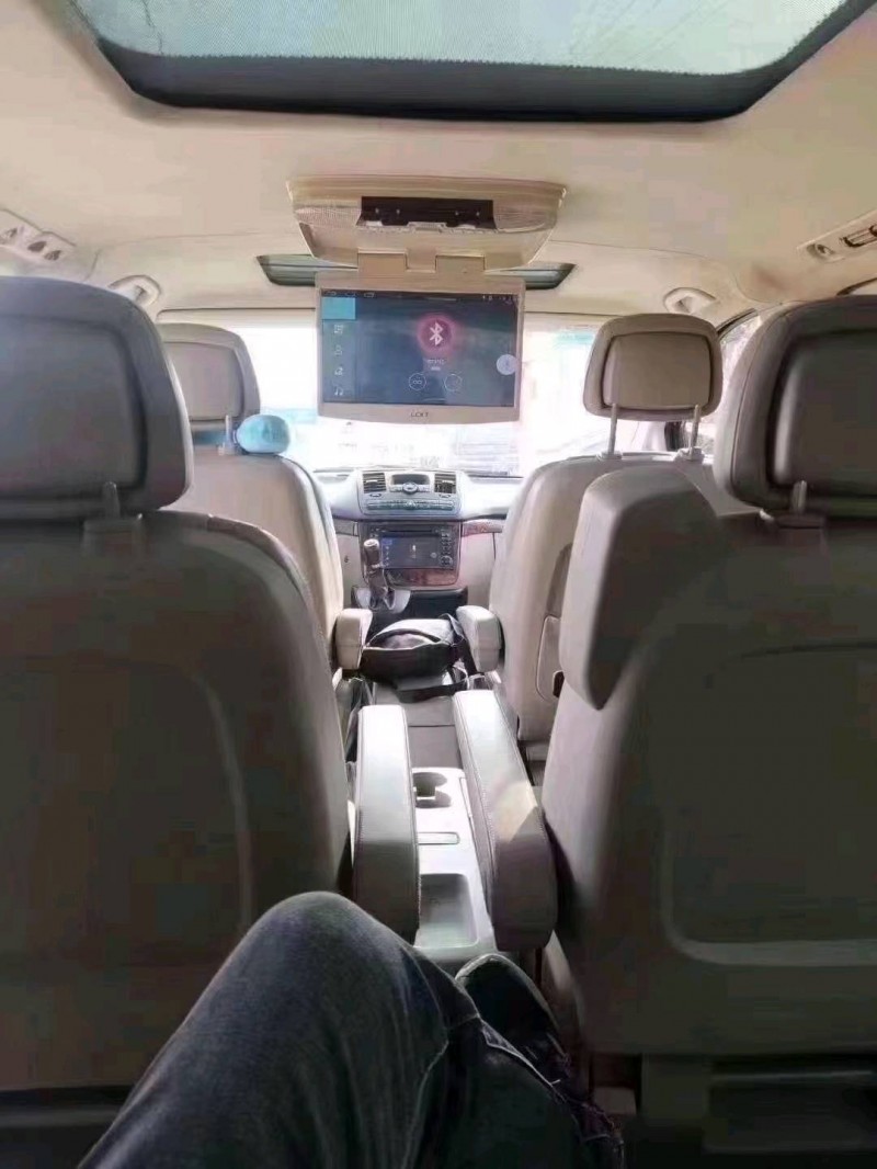 北京11年奔驰唯雅诺8