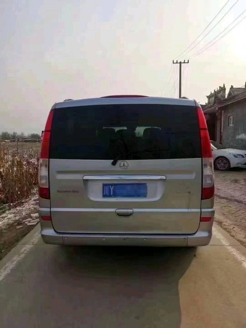 北京11年奔驰唯雅诺9