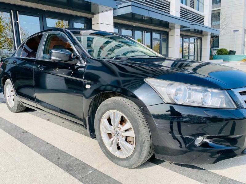 青岛10年本田雅阁7