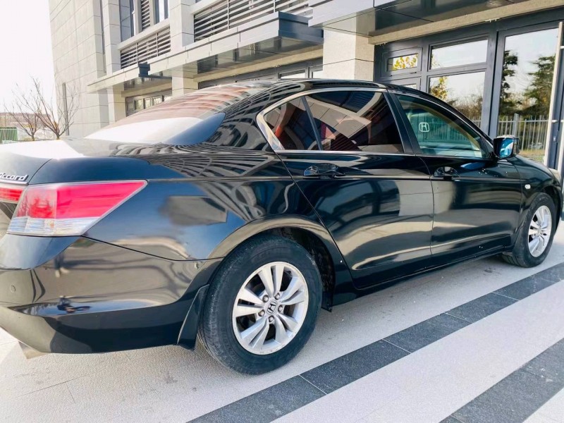 青岛10年本田雅阁2