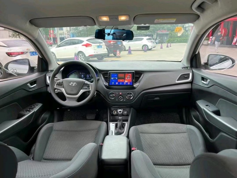 东莞21年现代瑞纳5