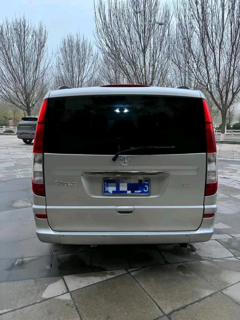 北京10年奔驰唯雅诺7