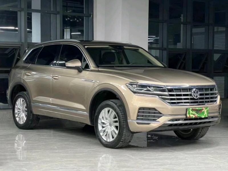 东莞19年大众途锐2