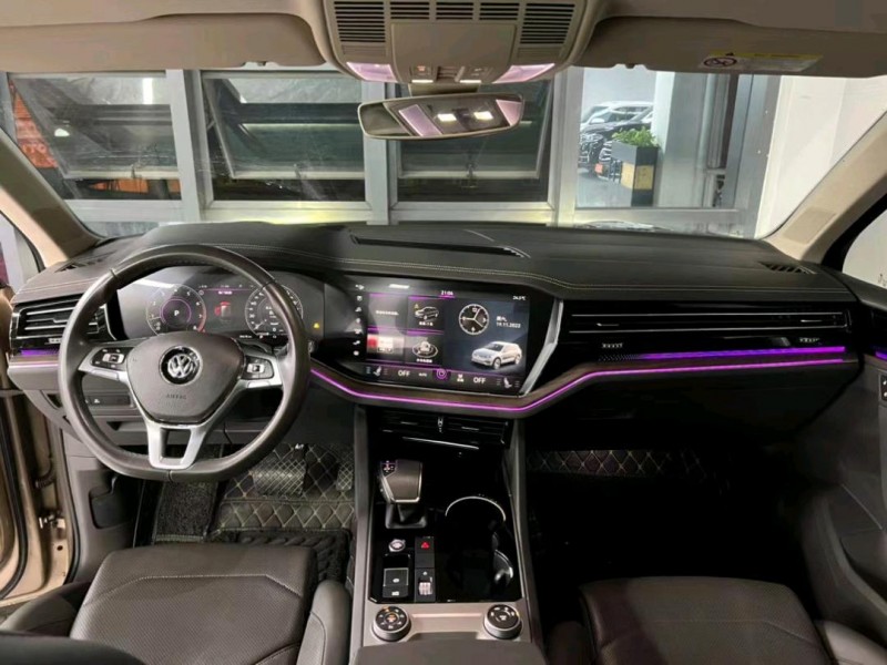 东莞19年大众途锐7