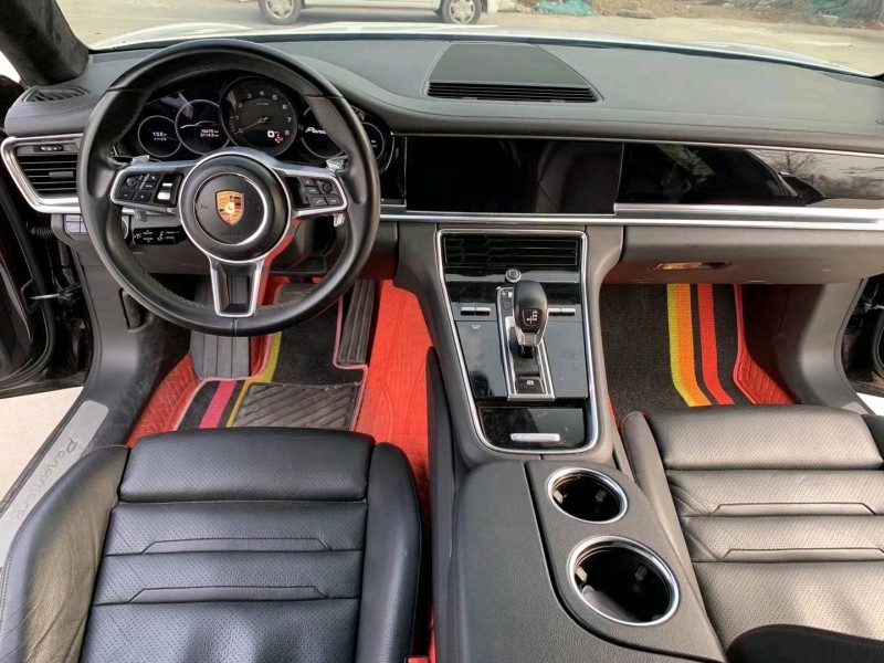 济南18年保时捷帕拉梅拉6