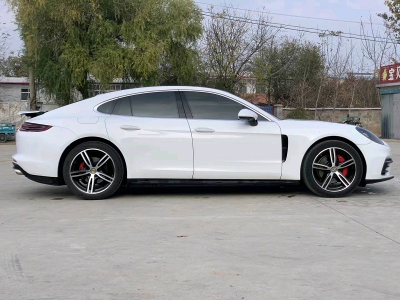 济南18年保时捷帕拉梅拉9