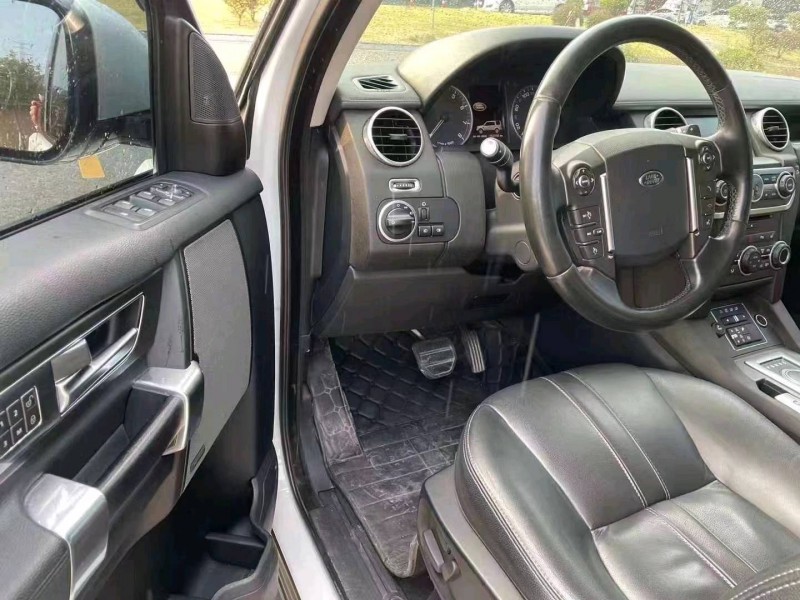 北京16年路虎发现4