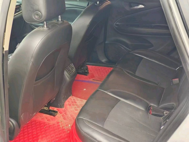 东营18年别克威朗5