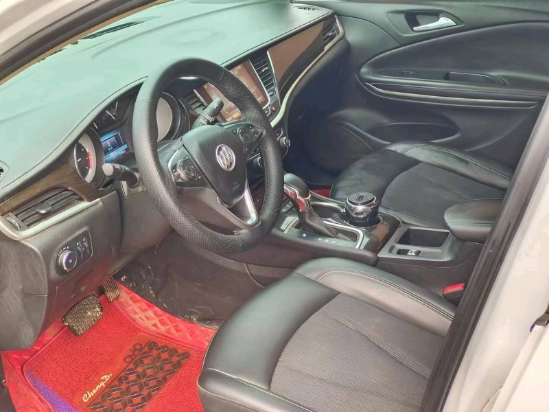 东营18年别克威朗2