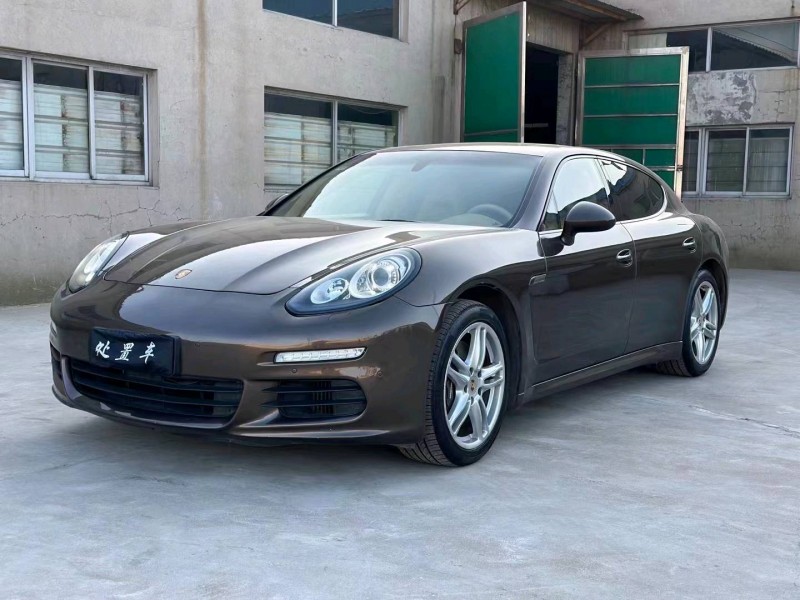 保定15年保时捷帕拉梅拉2