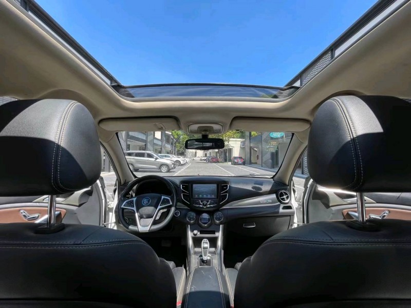 广州17年比亚迪宋5