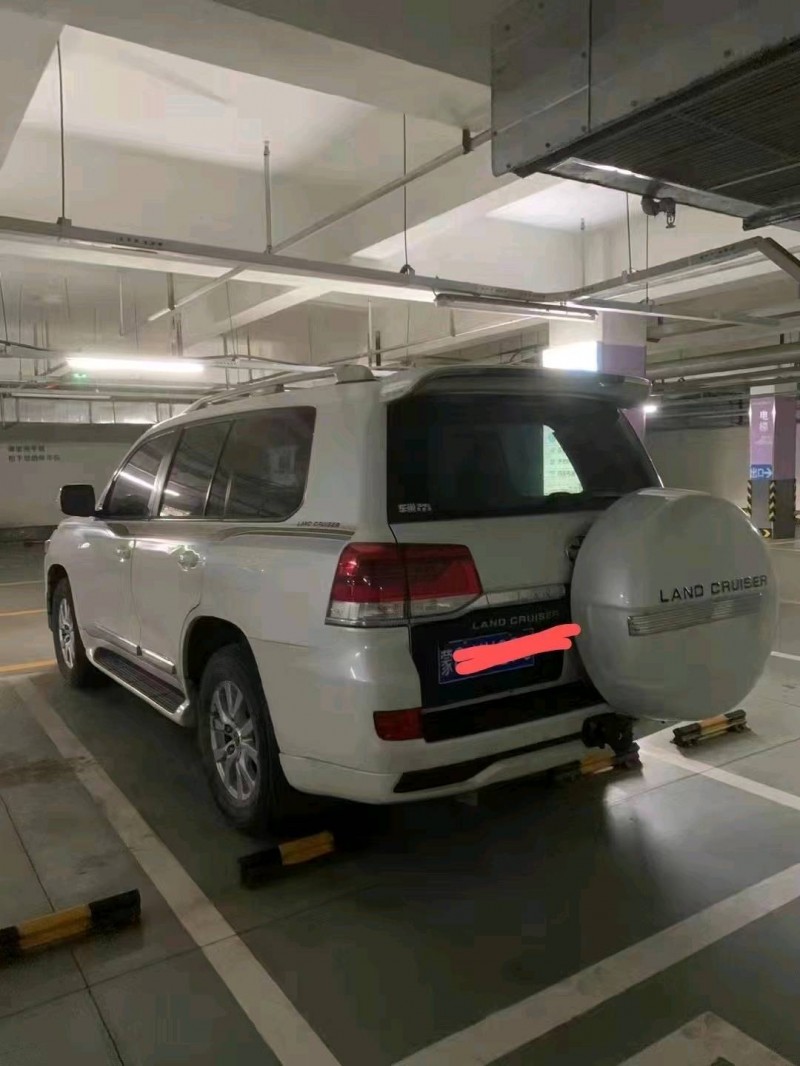 北京19年丰田兰德酷路泽2