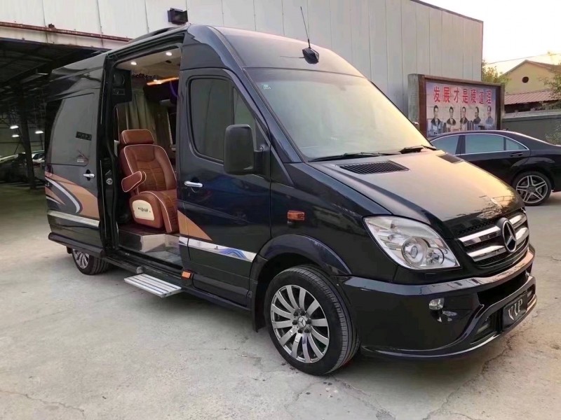 济宁14年奔驰斯宾特2