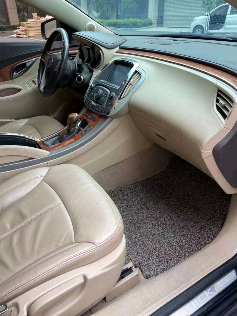 徐州12年别克君越5