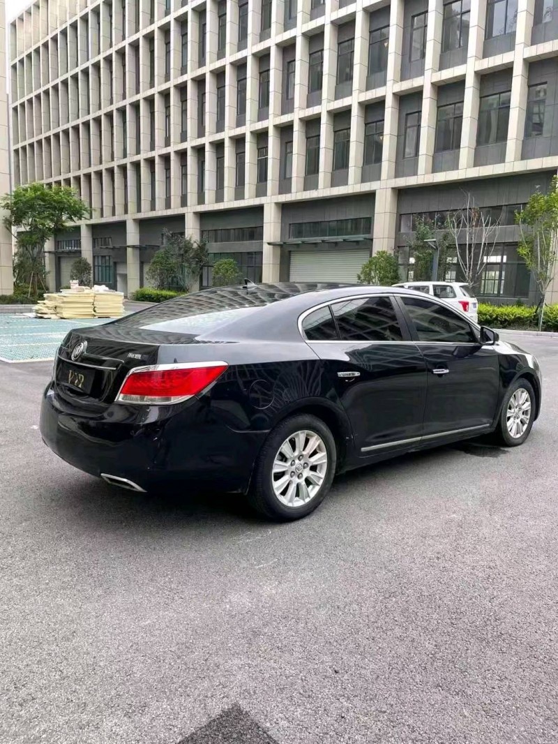 徐州12年别克君越7