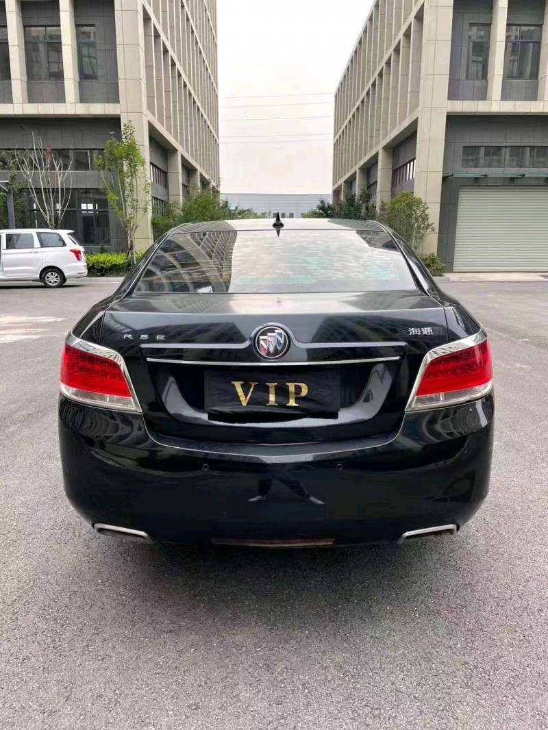 徐州12年别克君越8