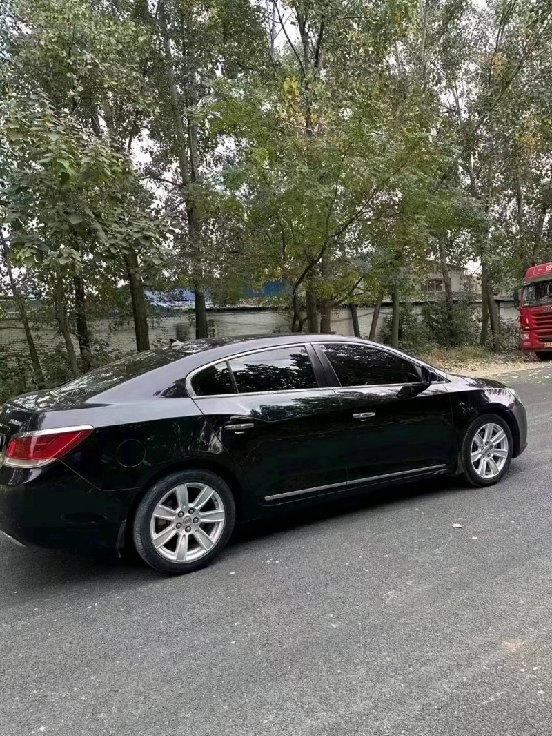 北京13年别克君越8