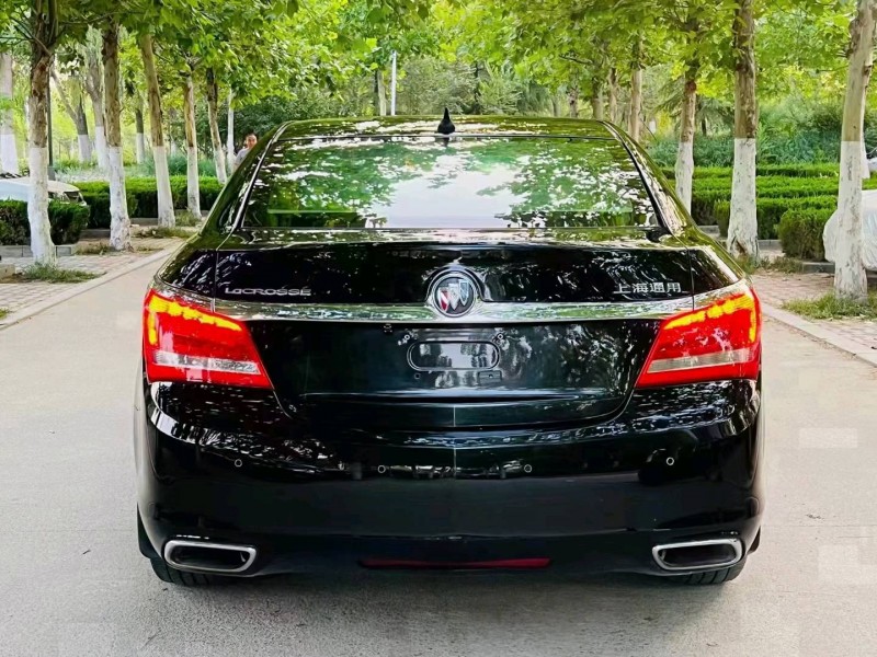 聊城14年别克君威1