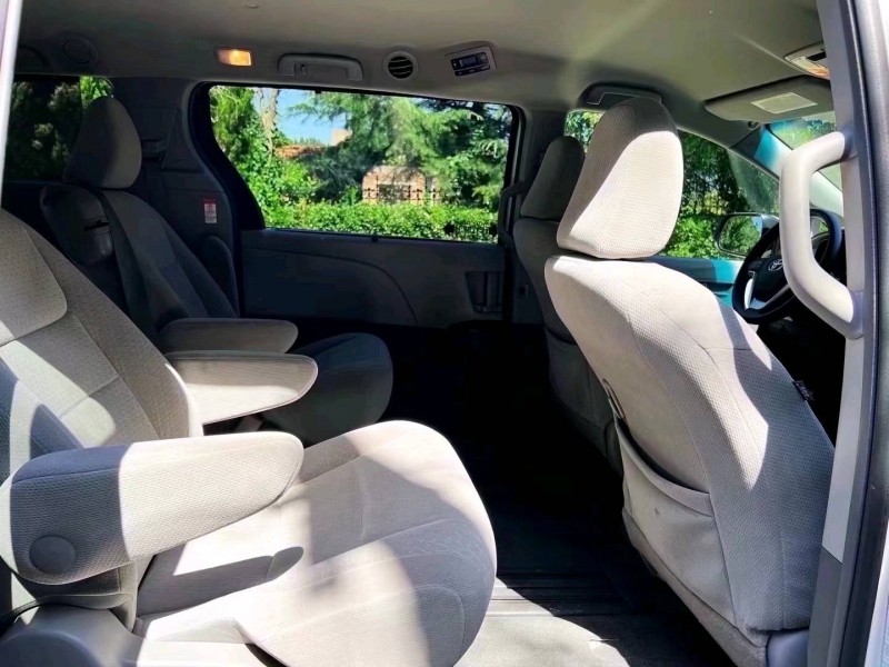 邯郸15年丰田塞纳4