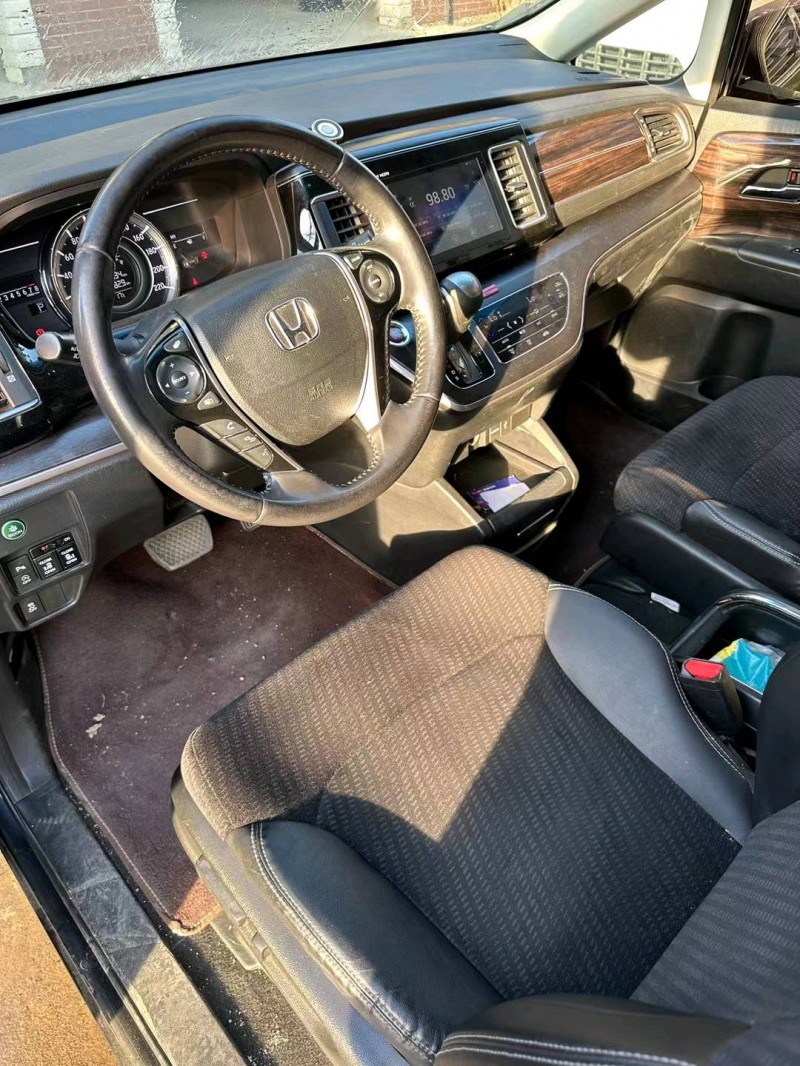 嘉兴17年本田艾力绅2