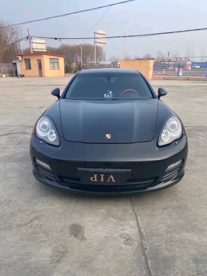 济宁11年保时捷帕拉梅拉1