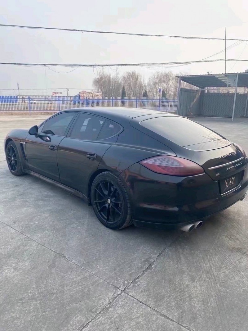济宁11年保时捷帕拉梅拉8