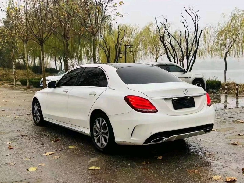 东营17年奔驰C5