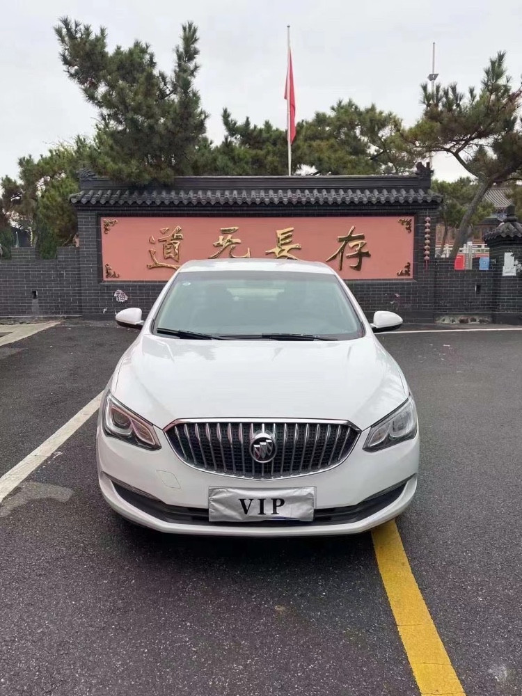 青岛17年别克英朗1