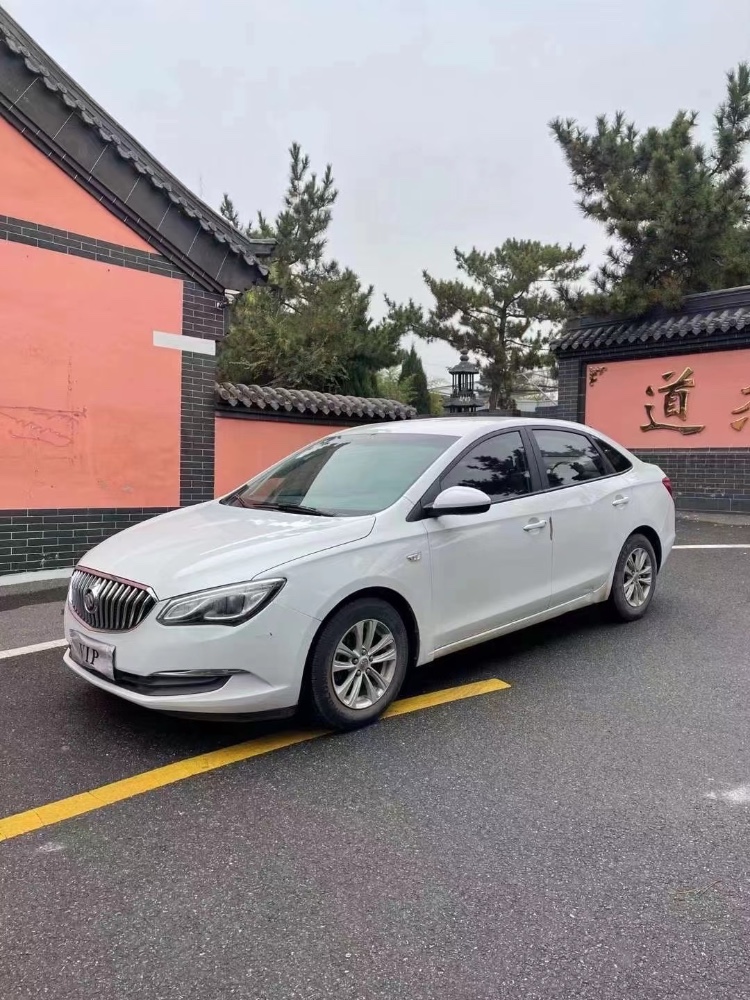 青岛17年别克英朗4