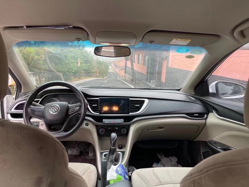 青岛17年别克英朗9