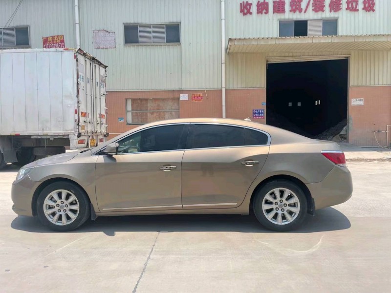 东莞13年别克君越8