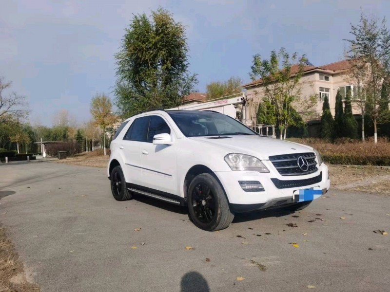 东营11年奔驰ML2