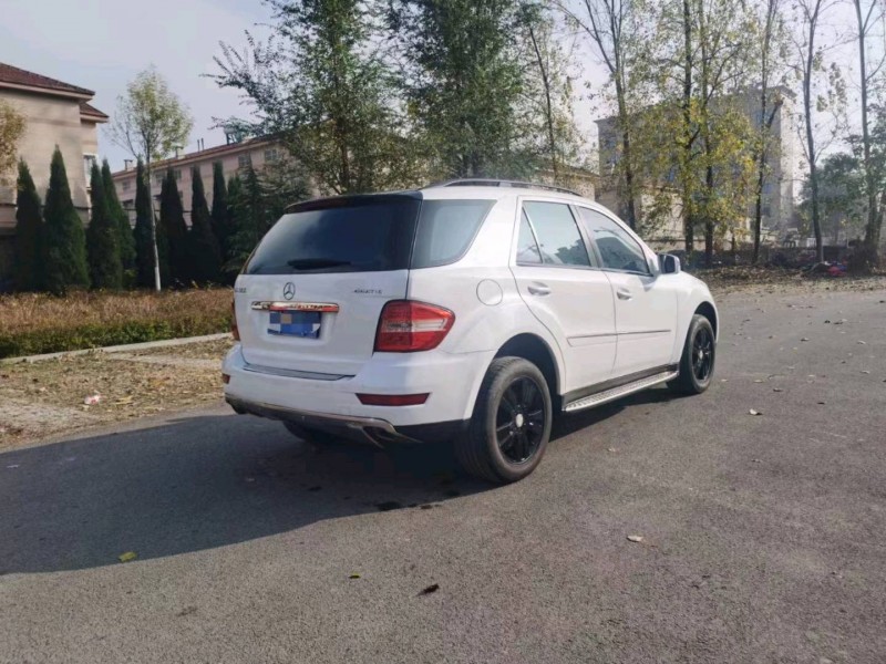 东营11年奔驰ML8