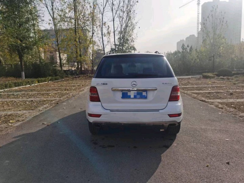 东营11年奔驰ML9