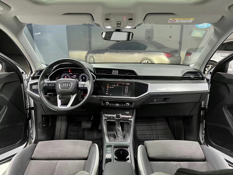 成都19年奥迪Q33