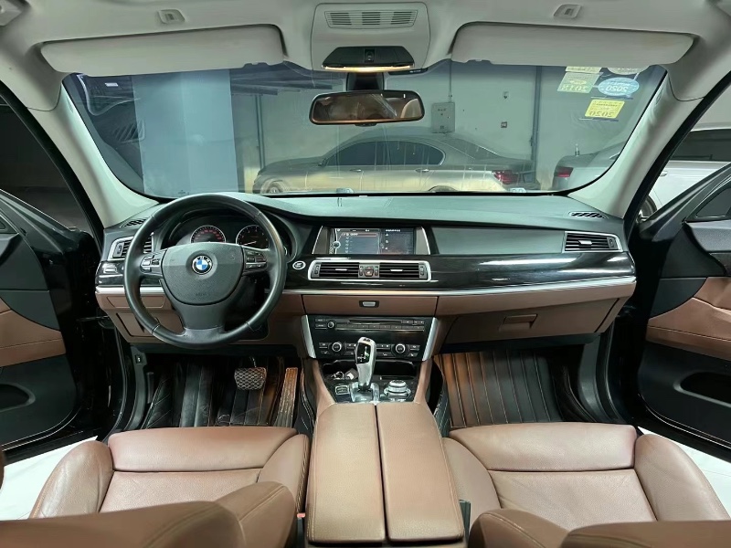 成都11年宝马5系GT8