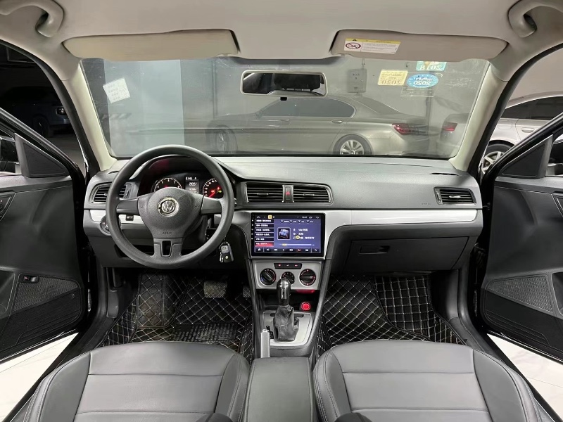 成都16年大众朗逸7