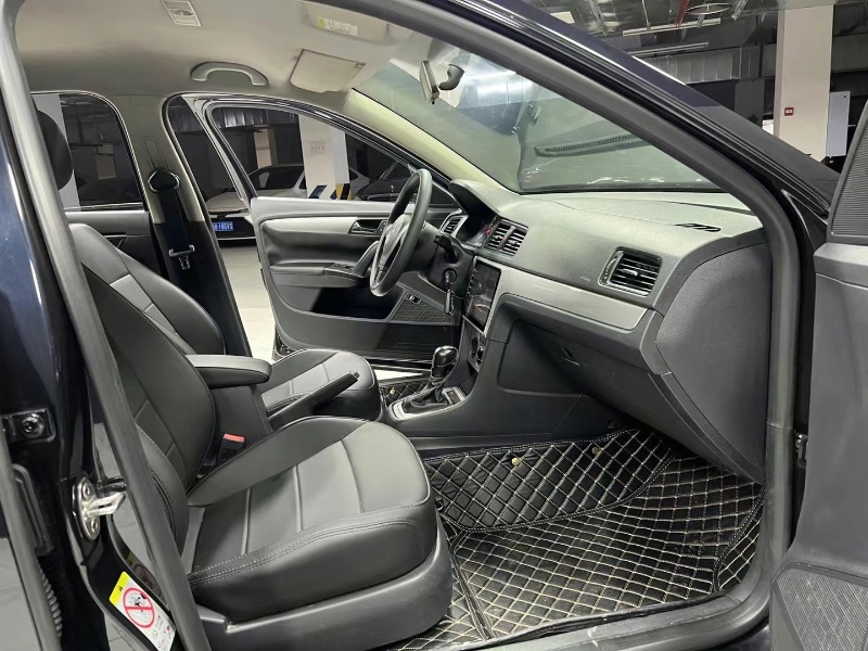 成都16年大众朗逸6