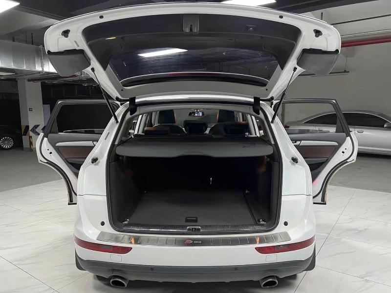 成都16年奥迪Q57