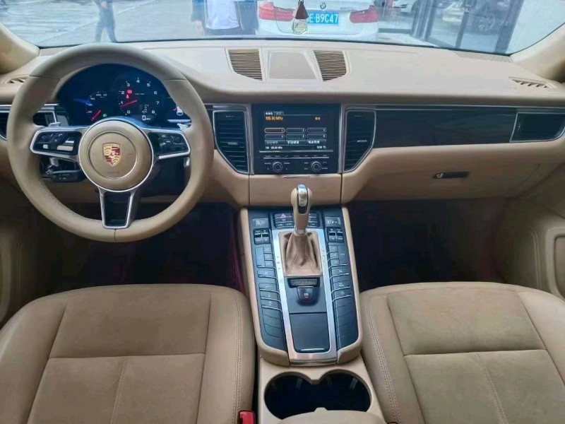 武汉15年保时捷Macan5