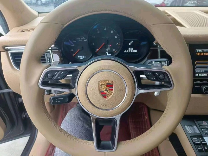 武汉15年保时捷Macan3